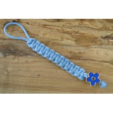 Schlüsselanhänger mit blauer Blume